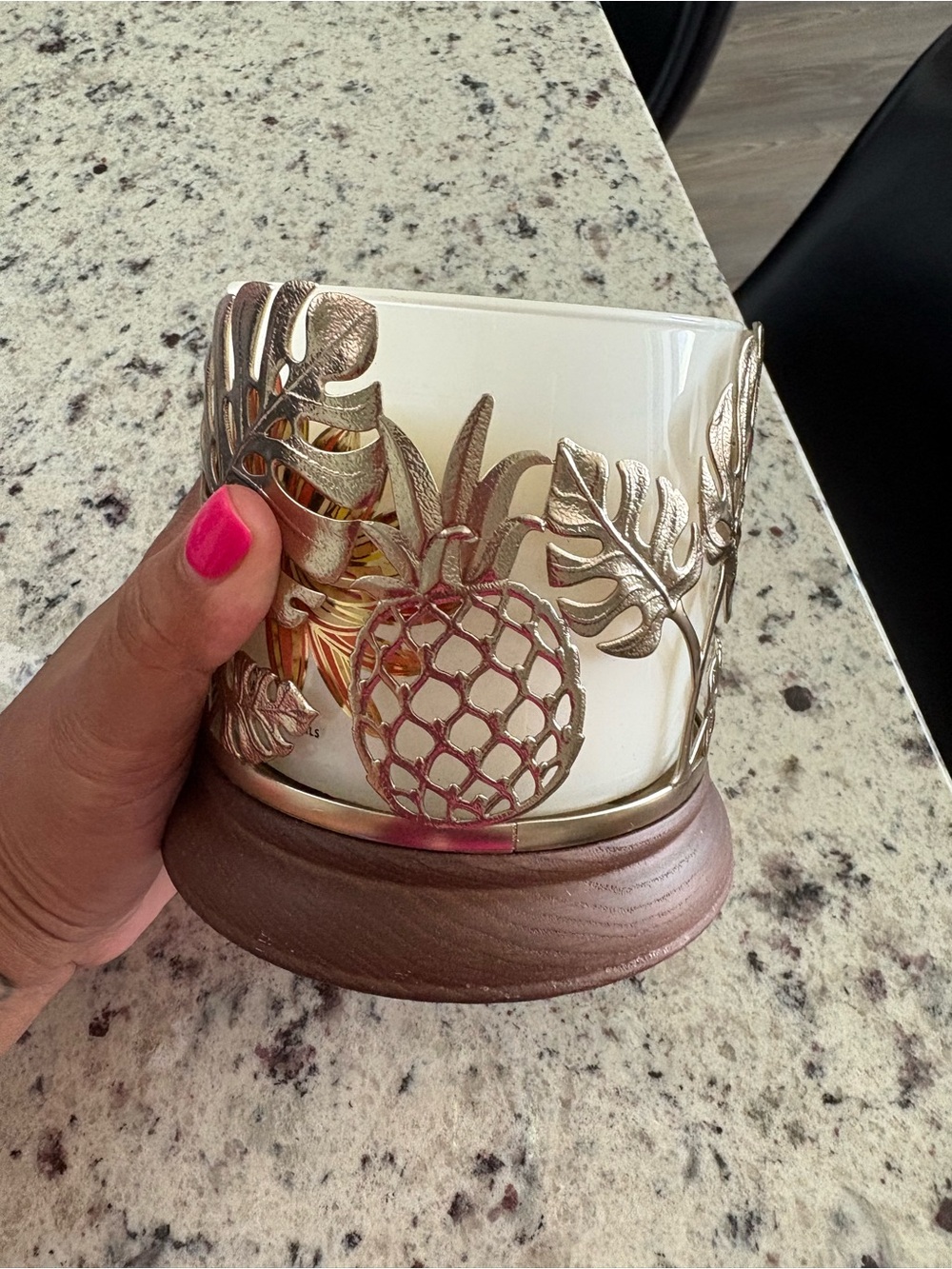 Bath & Body Works Palm Leaf & Pineapple with Wood Base Candle Holder